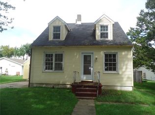 207 Benton St NE, Blairstown, IA 52209