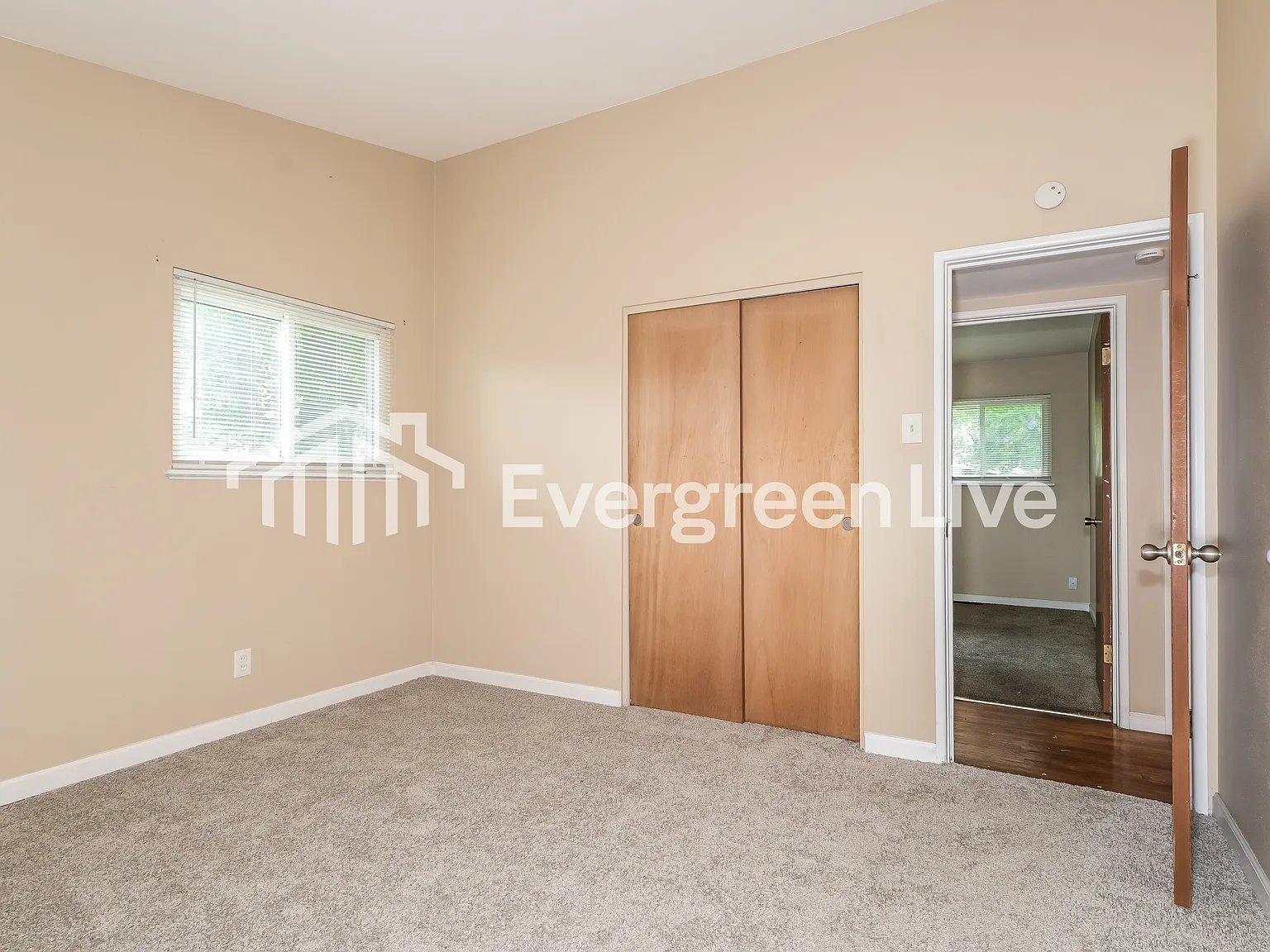 3 bed, 1.5 bath, 1232 sqft, $1,395 — Photo 3