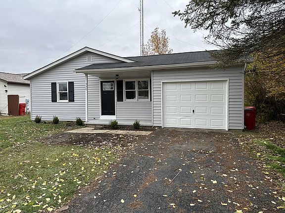 4th image of 320 Andrew Ct