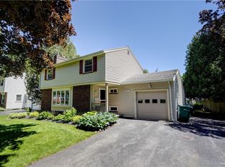32 Charrington Rd, Rochester, NY 14609