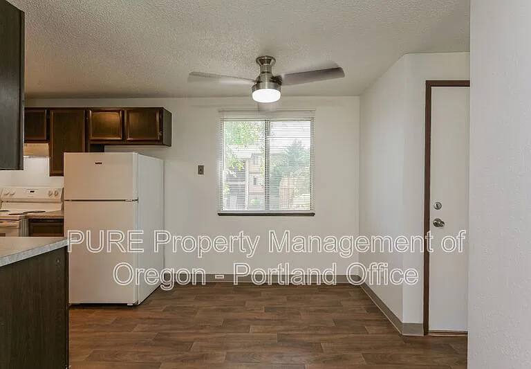 Parkway Garden — Photo 89