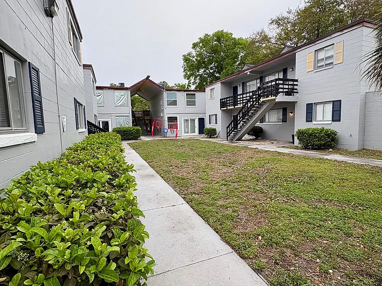 Arco Place Apartments - Under New Management — Photo 17