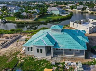714 Pinckney Dr, Apollo Beach, FL 33572