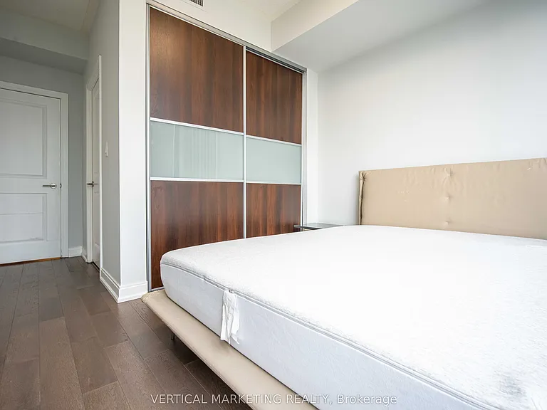 18 Yorkville Ave #1707 — Photo 24