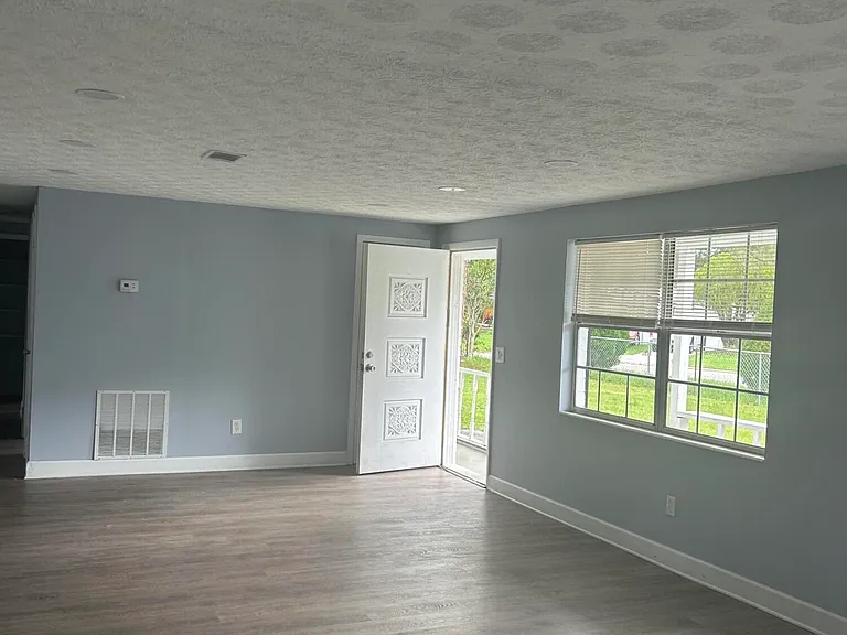 2834 Goldenrod Cir E — Photo 4