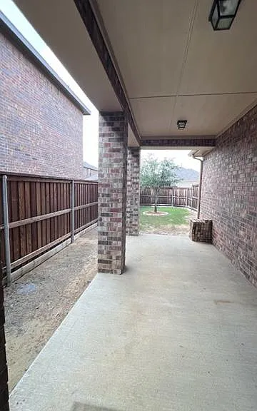 2405 Larimar Dr — Photo 20