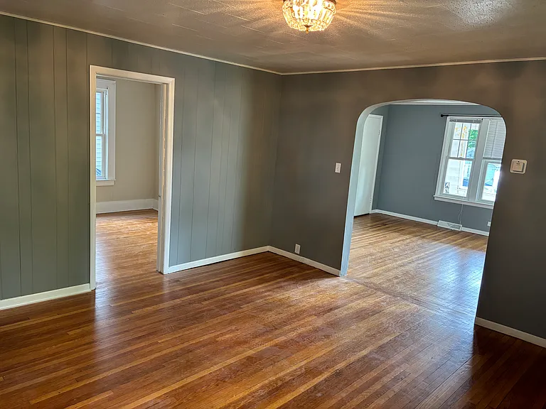405 Willis Ave — Photo 8