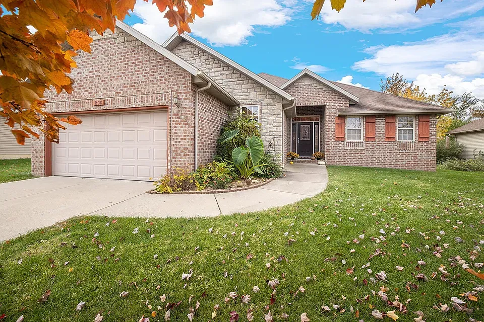 3 bed, 1758 sqft, $1,900 — Photo 1