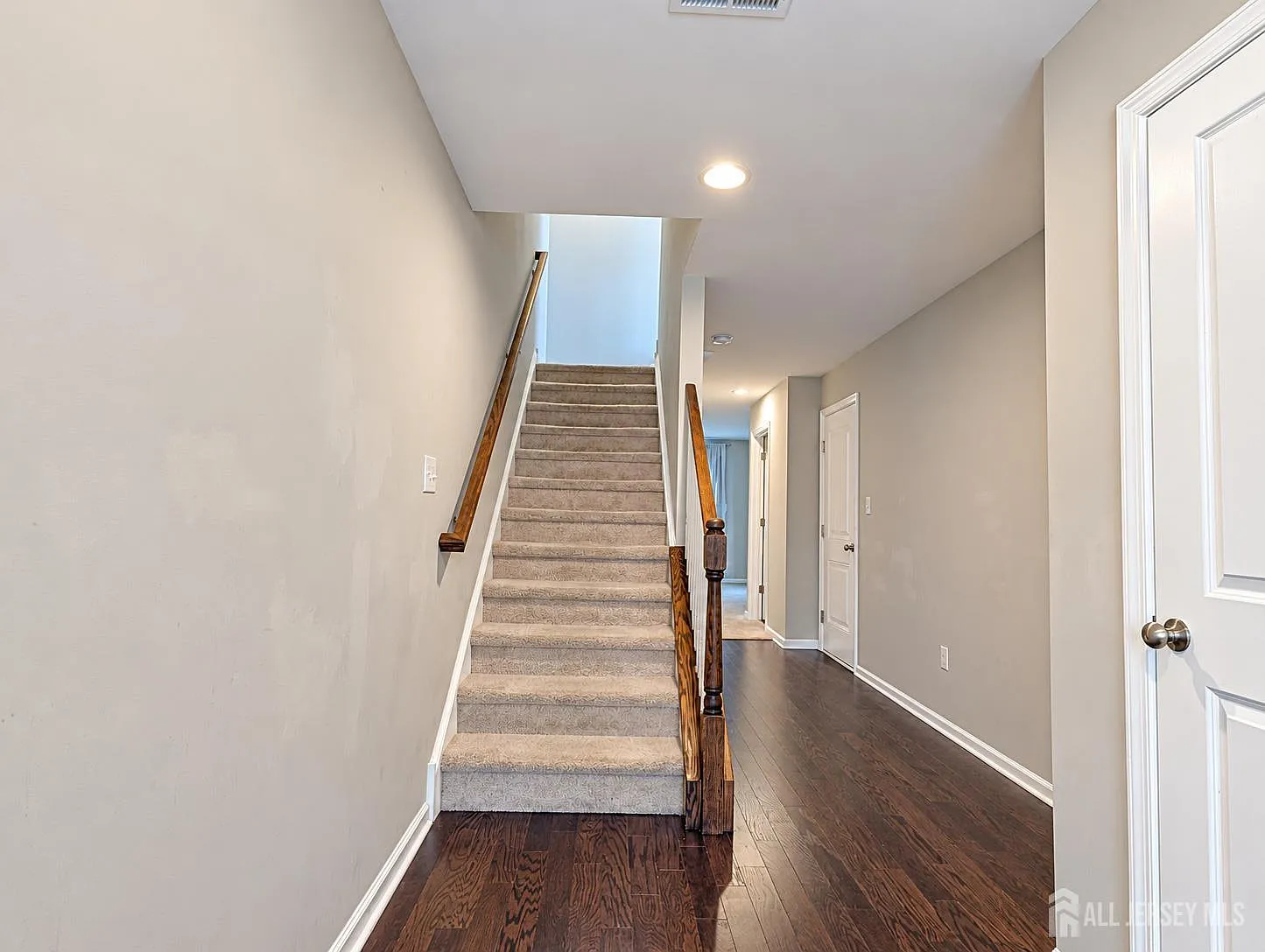 3 bed, 4.0 bath, 2210 sqft, $3,600 — Photo 2