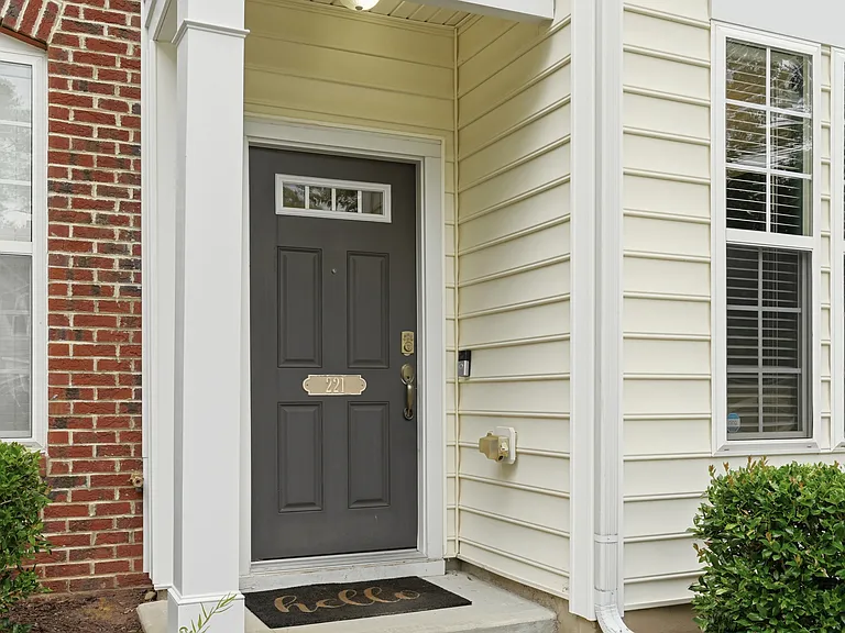 221 Grey Elm Trl — Photo 2