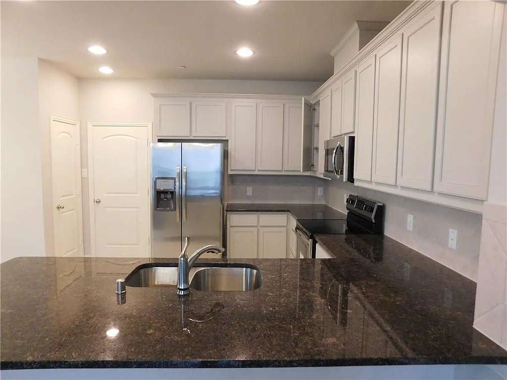 Building Photo - 2555 Adam Ln