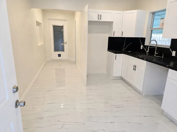 8130 NW 15th Ct, Pembroke Pines, FL 33024