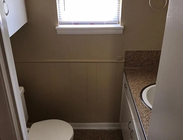 1129 W Symmes St — Photo 11