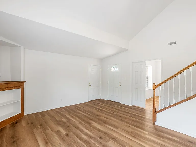 1721-1723 Juniper Dr — Photo 3