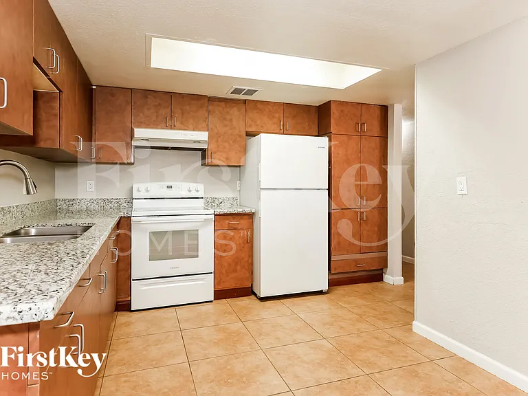 18216 N 24th Dr — Photo 6