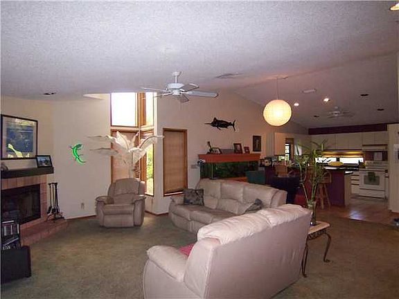 4th image of 4186 NE Sunset Dr