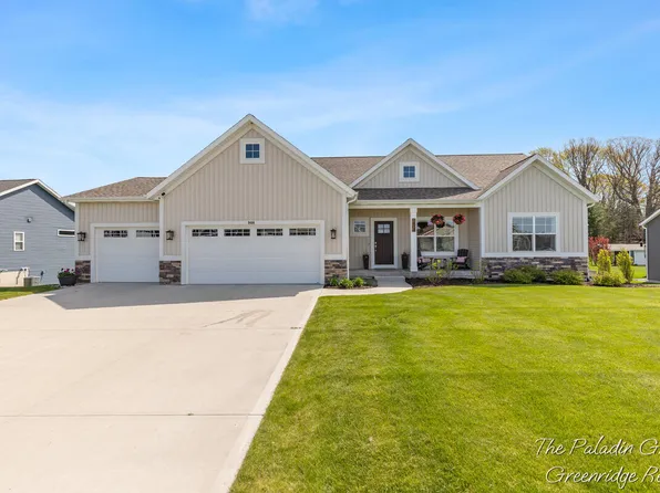 9404 Shoreway Dr, West Olive, MI 49460