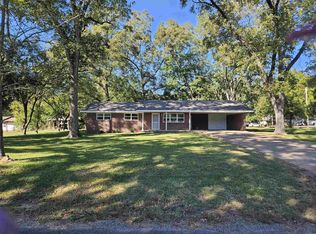 205 S Pine St, Mineral Springs, AR 71851