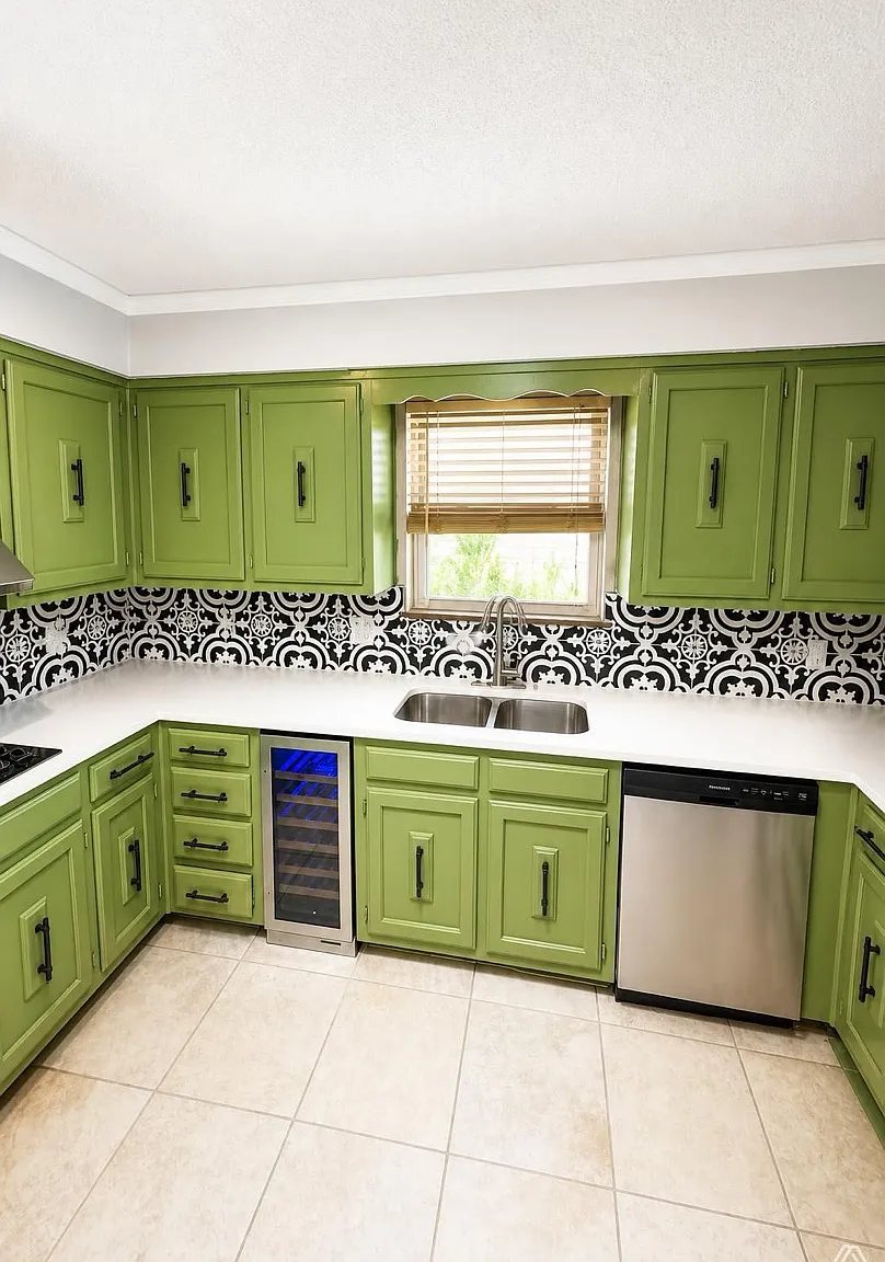 3 bed, 2164 sqft, $2,399 — Photo 4