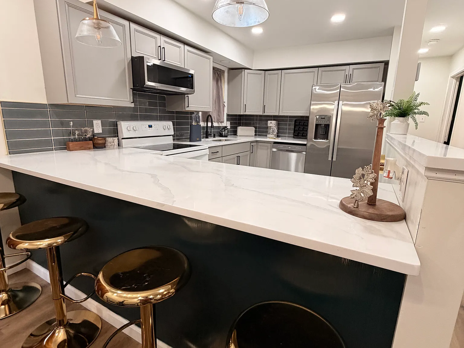 3 bed, 1224 sqft, $2,400 — Photo 1