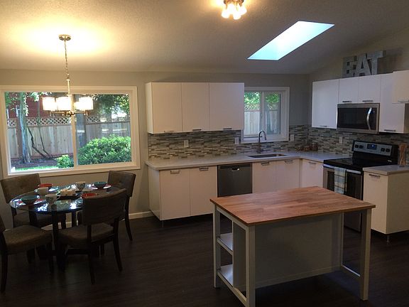 Kitchen w SS Appliances