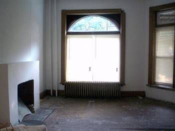 3rd image of 4569 S Lake Park Ave