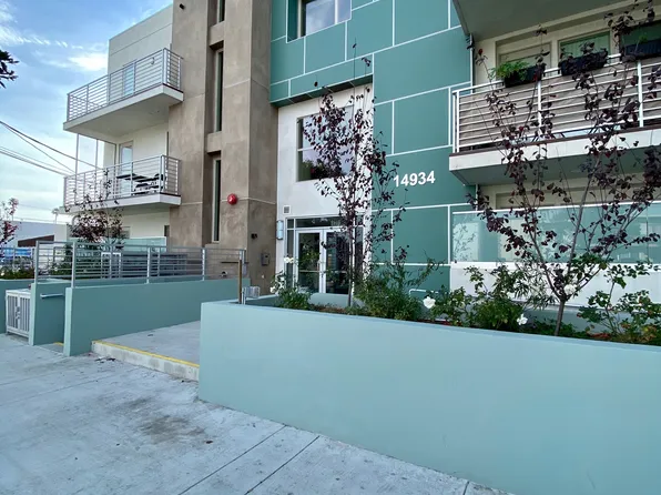 14934 Burbank Blvd #304, Van Nuys, CA 91411