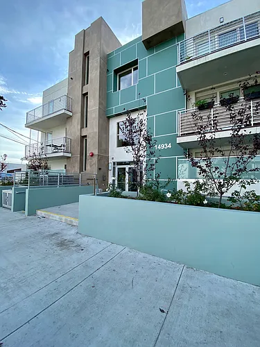 14934 Burbank Blvd #304 Photo 1