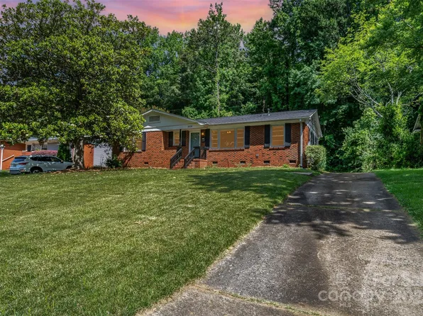 3939 Sheffield Dr, Charlotte, NC 28205