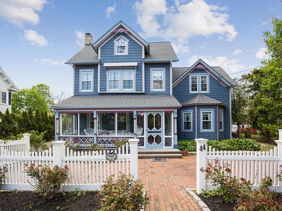 44 Handsome Ave, Sayville, NY 11782 | Zillow