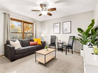 822 E Jefferson St APT 1, Bloomington, IL