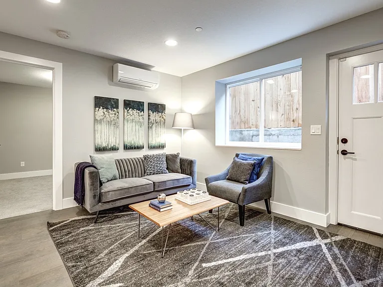 6053 NE Flanders St #6053 — Photo 3