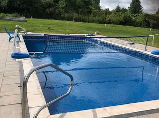 1355 Dune Meadows Dr, Porter, IN 46304