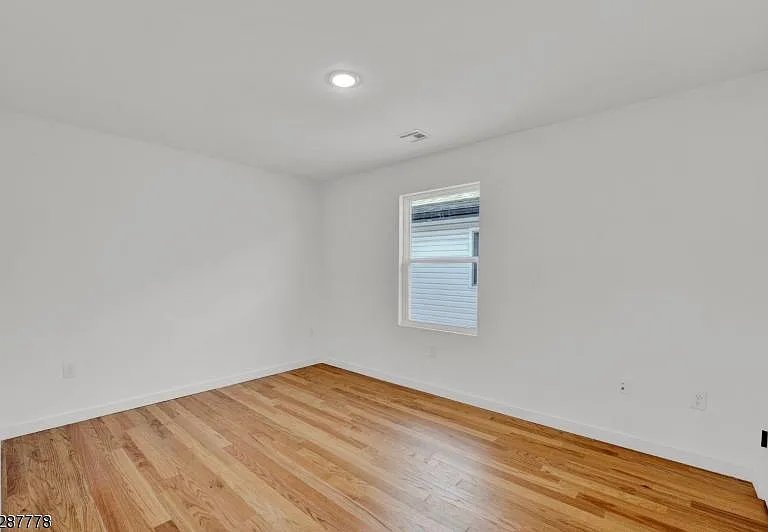757 Seaport Dr #1 — Photo 8