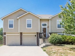 508 Fall Creek Dr, Belton, MO 64012