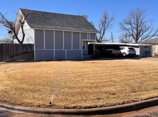 708 E 7th St, Rotan, TX 79546