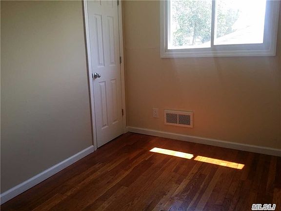 3rd image of 424 Oakland Ave