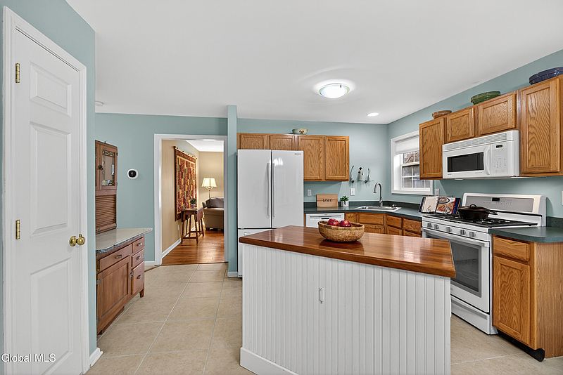 4th image of 50 Glenham Road