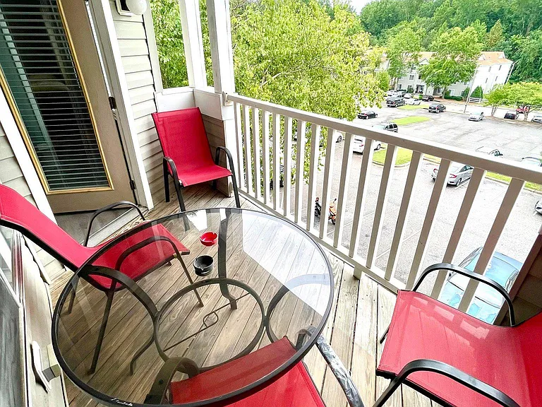 1401 Collegiate Cir #302 — Photo 18