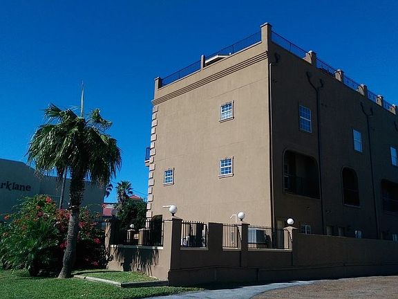 4th image of 110 E Coronado Dr #103