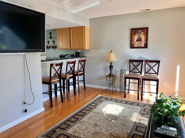 864 E Sherwood Hills Dr #1, Bloomington, IN 47401