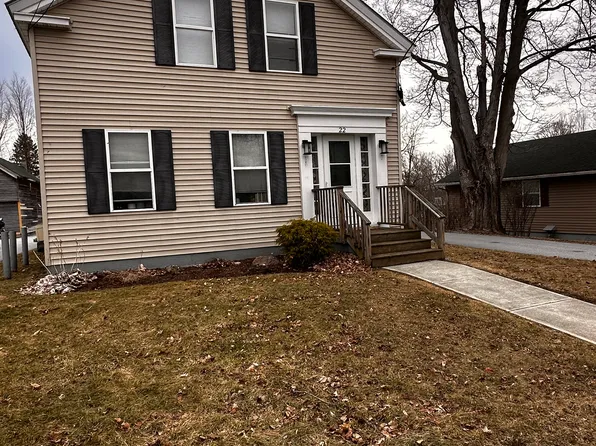 22 Diamond St, Saint Albans, VT 05478