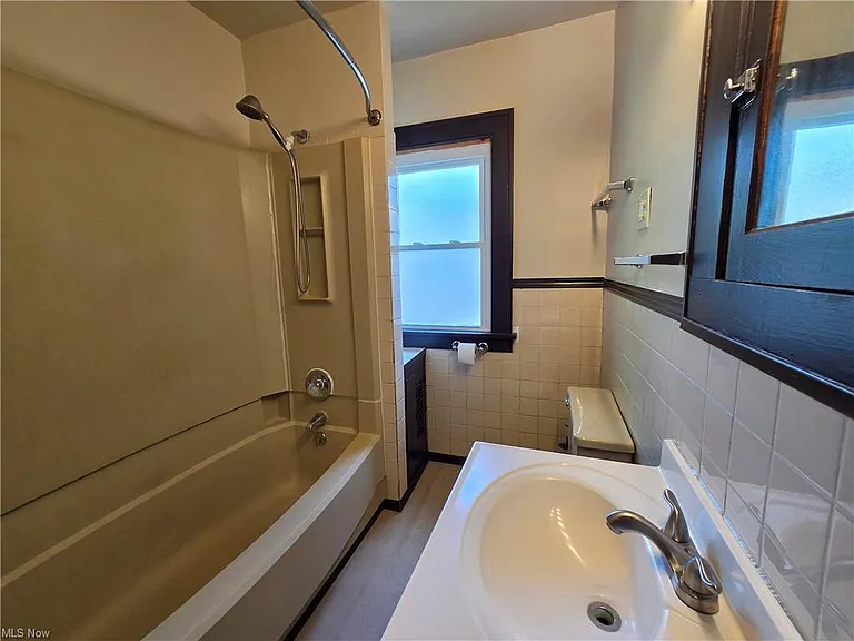 5223 Paine Ave — Photo 10