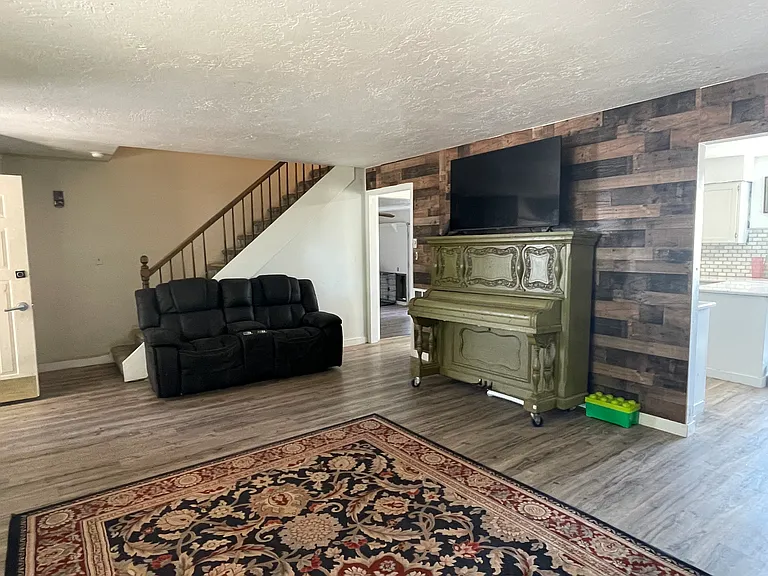 20 N 470 W — Photo 2