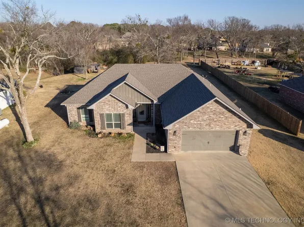 543 W Edgewood Cir, Durant, OK 74701