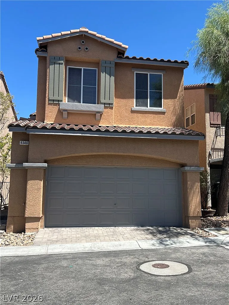3 bed, 2.0 bath, 1647 sqft, $2,045 — Photo 1