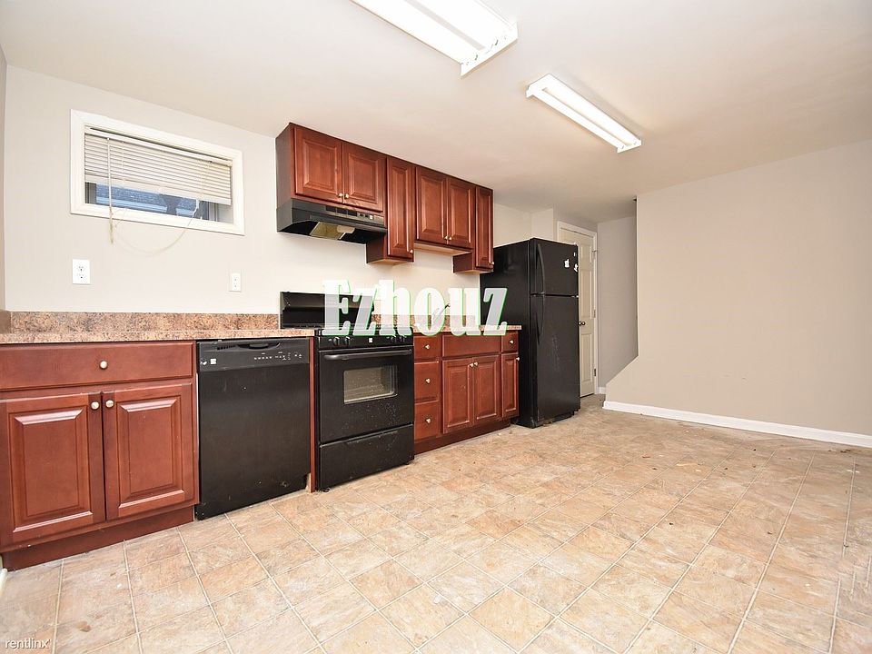 3616 elmley apt 1 kitchen1