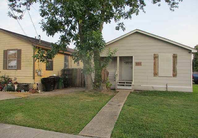 1st image of 600 E 40th 1/2 St