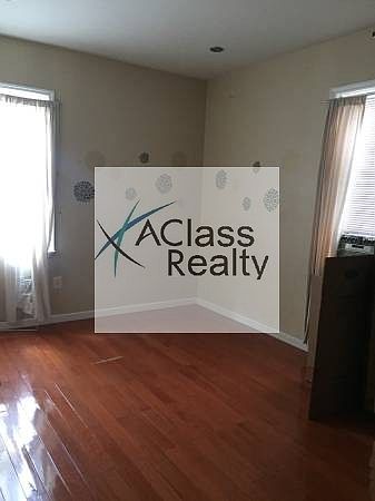 1st image of 2328 28th St #1F