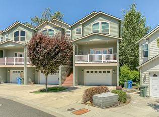 1827 SW Hungry Hill Dr, Grants Pass, OR 97527